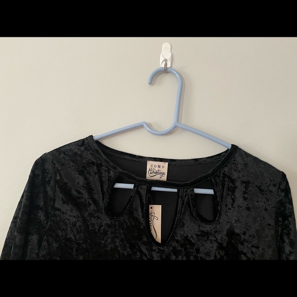 5 for $25 Como Vintage Black Velvet Keyhole Top - Picture 3 of 5